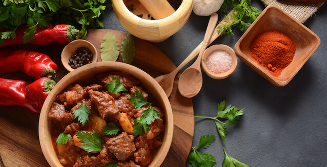 Gulasch richtig würzen