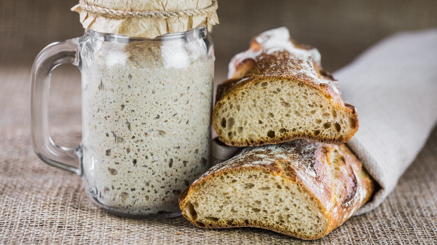 Sauerteig richtig ansetzen - Teig züchten und Brot backen