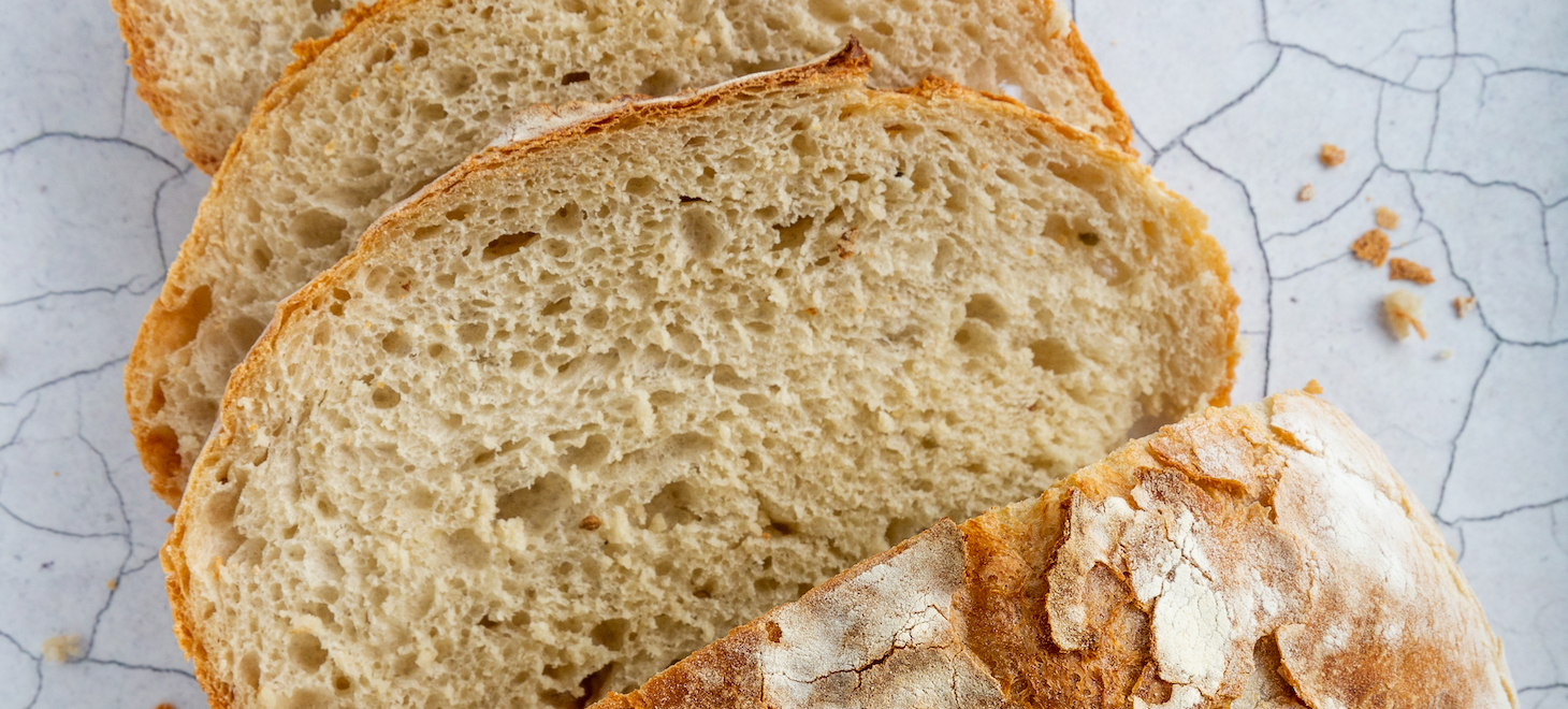 Helles Brot in Scheiben geschnitten