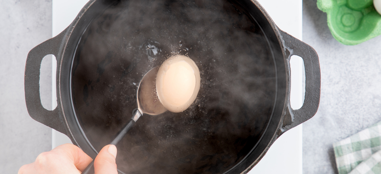 Eier kochen im Kochtopf