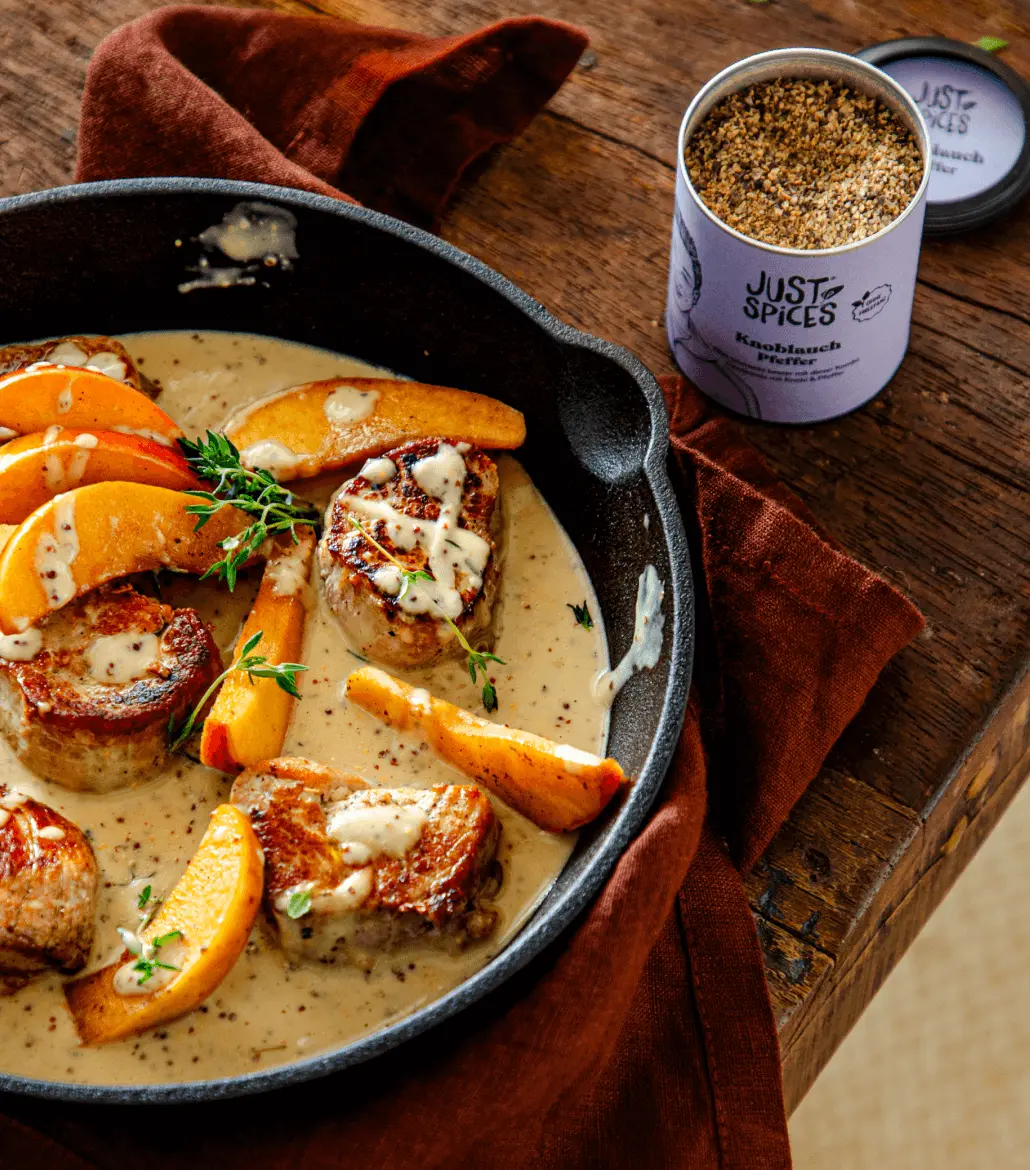 Just Spices - Knoblauchpfeffer -  Schweinemedaillons in Apfel-Senf-Calvados Soße