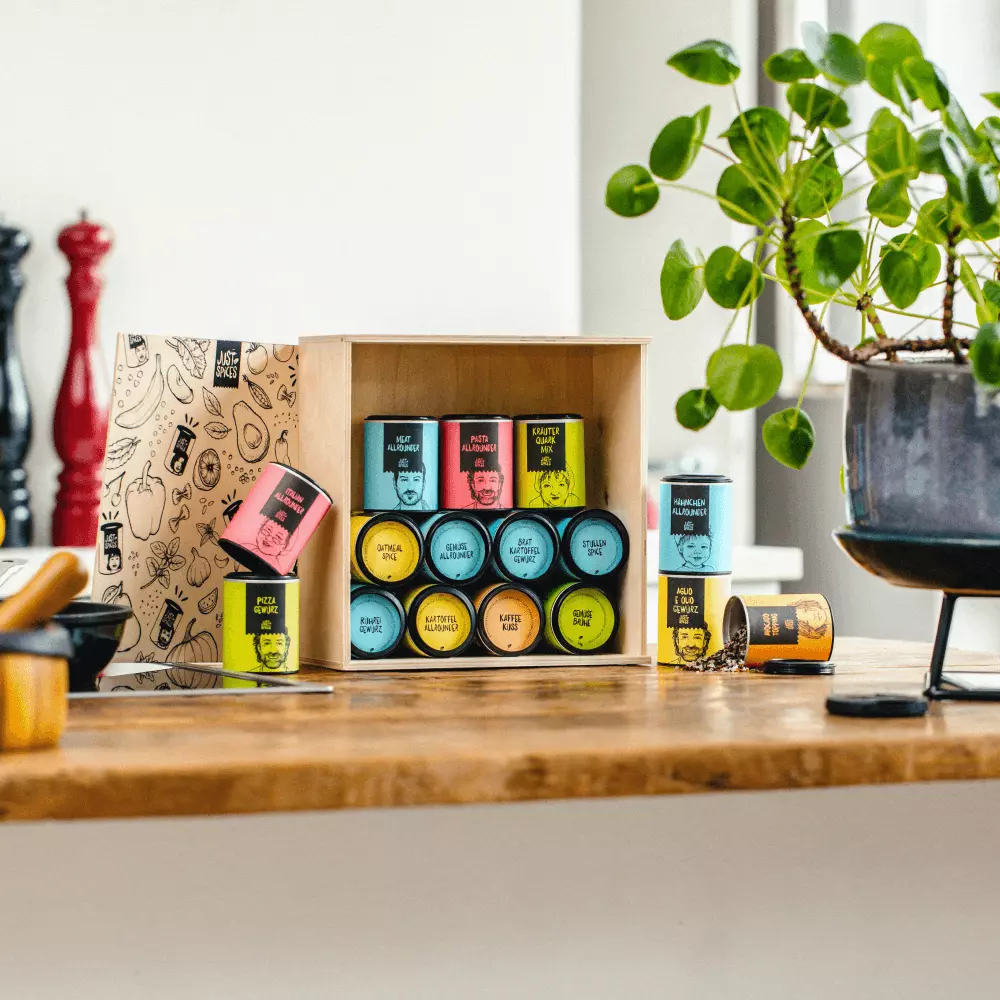 Just Spices - Große Holzbox: 16 Gewürze
