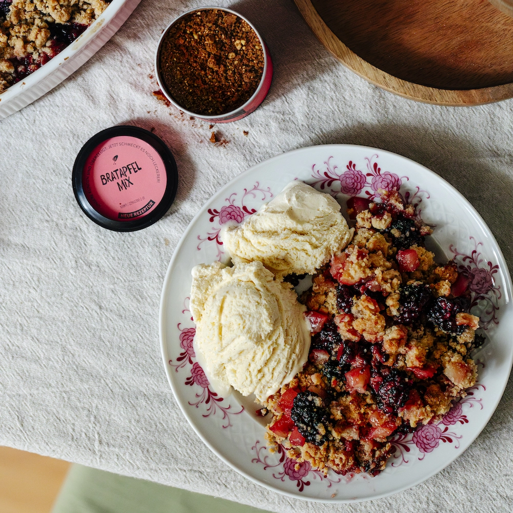 Brombeer Apfel Crumble 