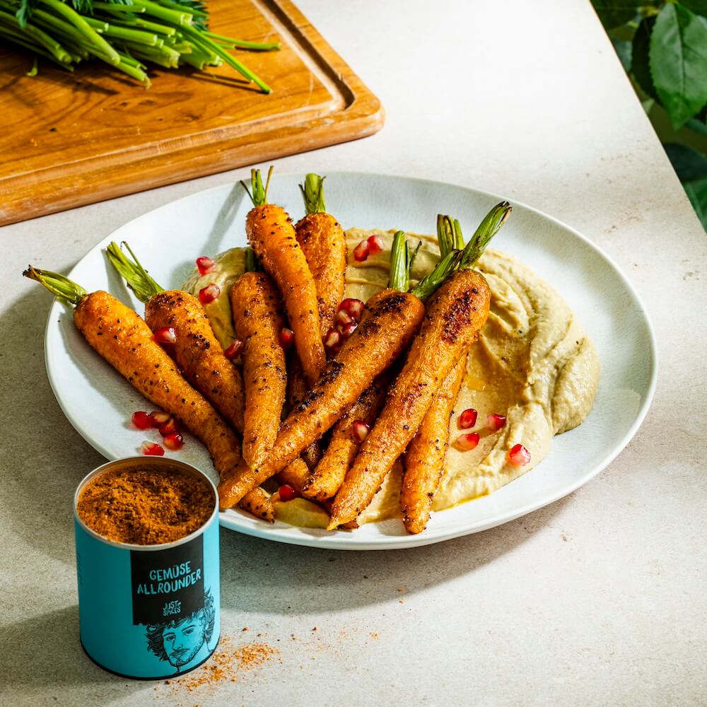 Karotten vom Grill auf Hummus | Rezept | JUST SPICES®