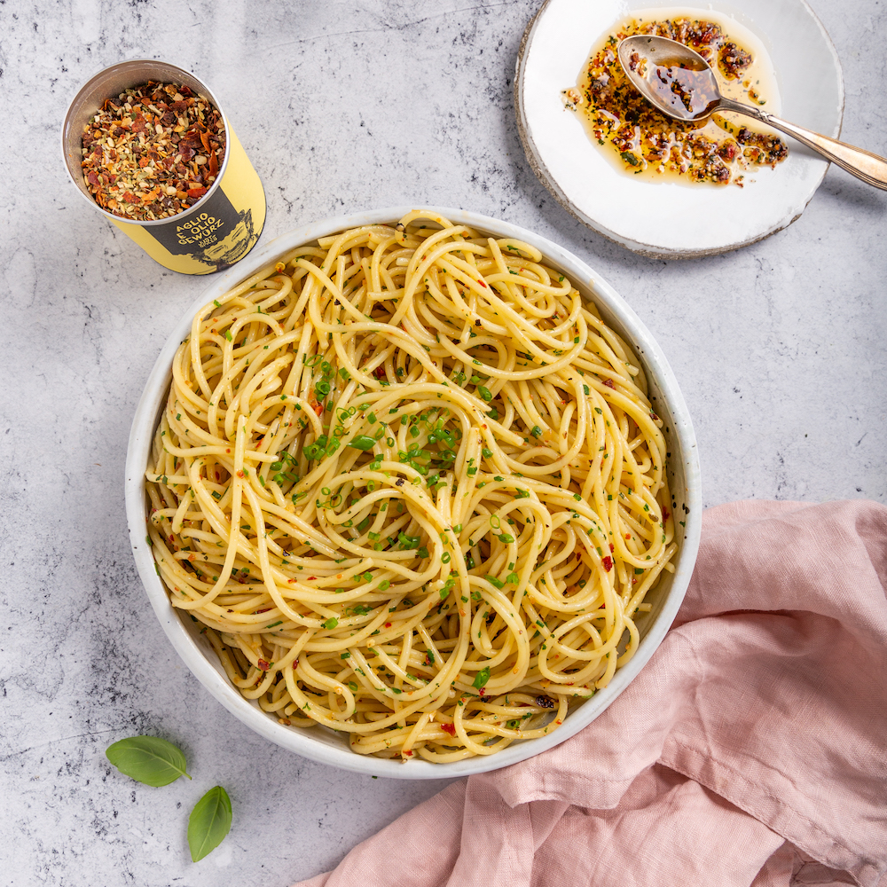 Spaghetti Aglio e Olio Recipe JUST SPICES®