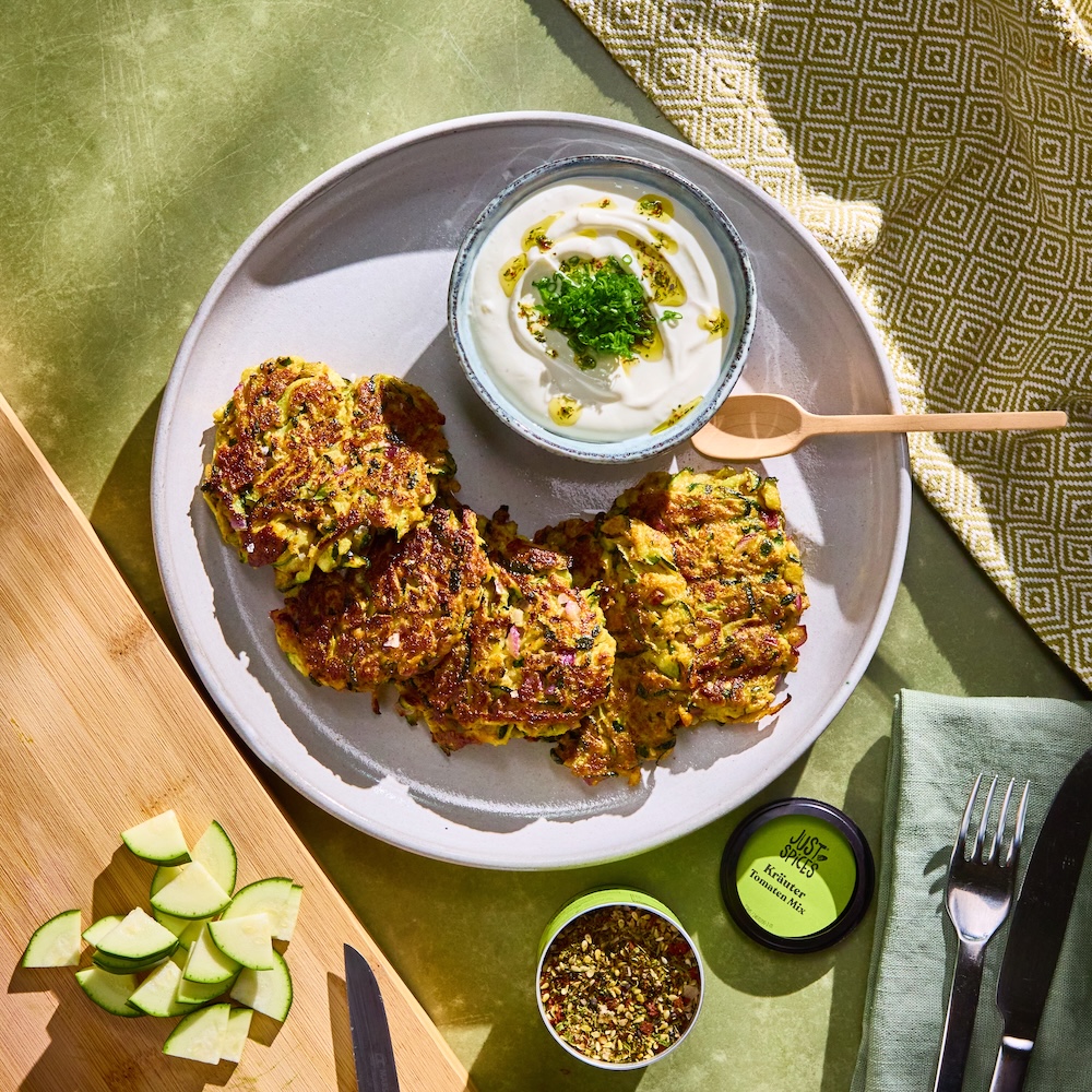  Zucchinipuffer mit Ziegenfrischkäse-Dip