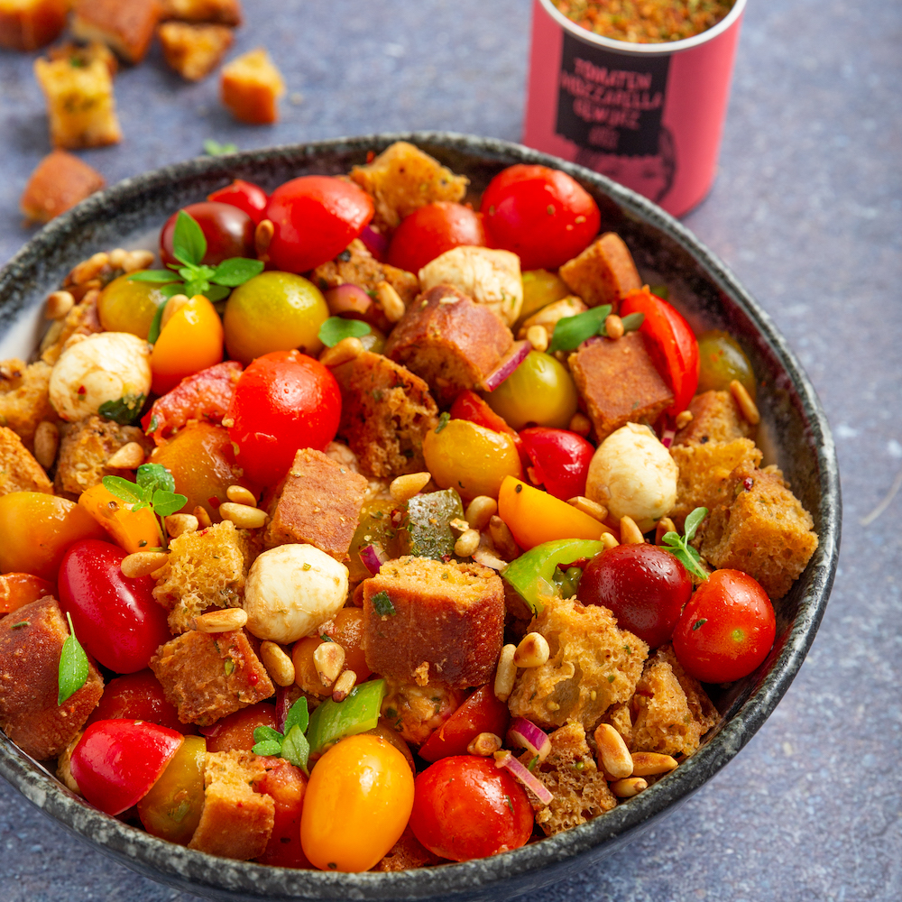 Tomate Mozzarella Brotsalat aus dem Air Fryer Rezept JUST SPICES®