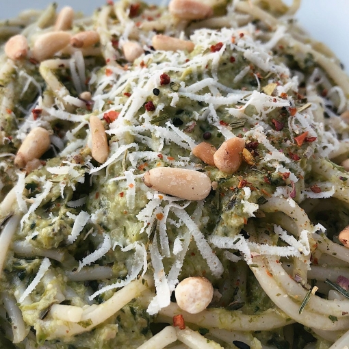 Spaghetti mit Spargelpesto