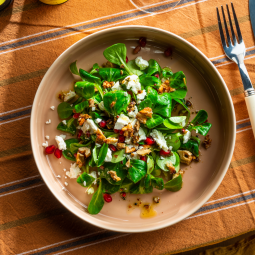 Feldsalat mit Walnüssen und Feta
