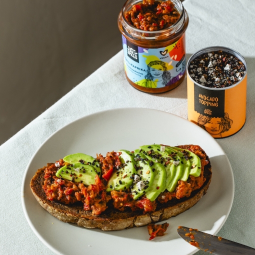 Avocado Stulle mit Grillpaprika Aufstrich