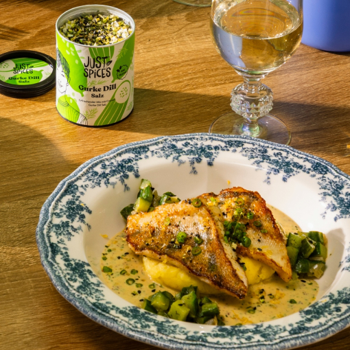Zander mit Senf-Dill-Sauce