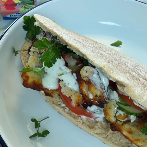 Halloumi Pita mit MEGGLE x Just Spices Kräuterbutter