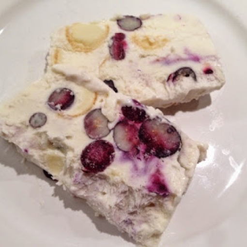 Blaubeer Raffaello Eis