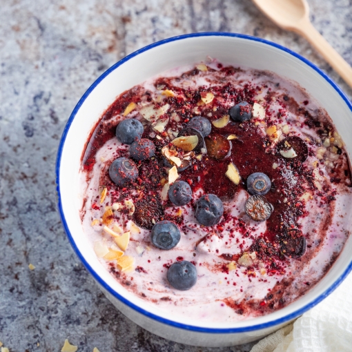 Joghurt Bowl mit Beeren