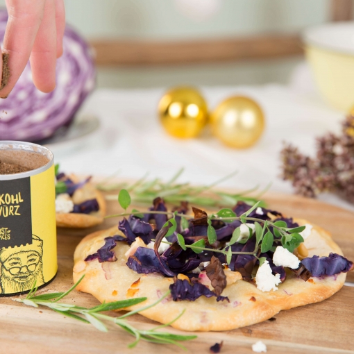 Apfel-Rotkohl Flammkuchen