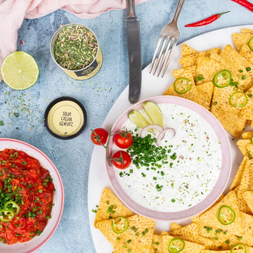 Sour Cream und Tomatensalsa