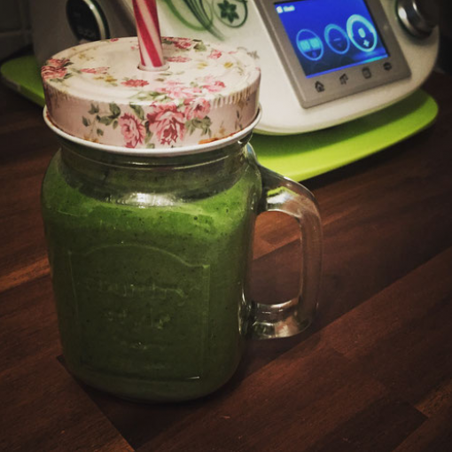  Green Smoothie mit Weizengras mit Thermomix®