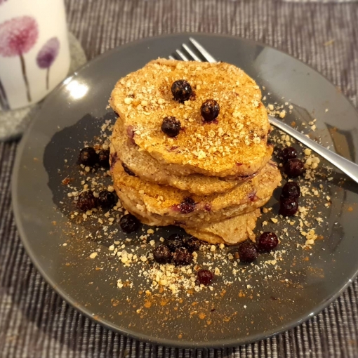 Protein-Pancakes mit Blaubeeren