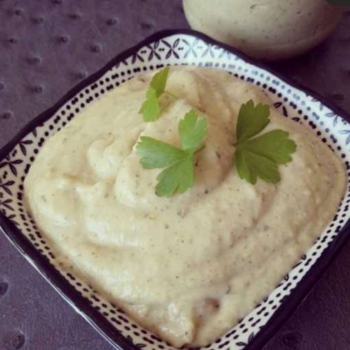 Basilikumhummus