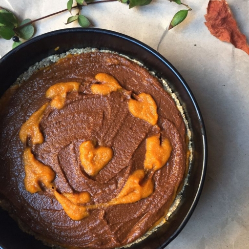 Roher, nussfreier Kürbiskuchen