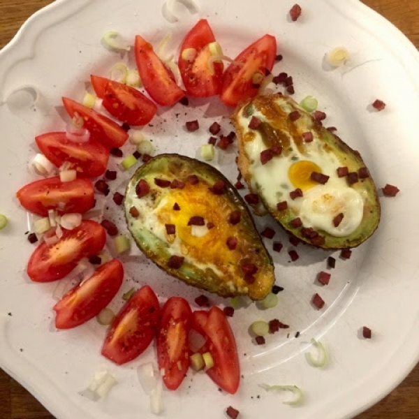 Avocado mit Ei überbacken | Rezept | JUST SPICES