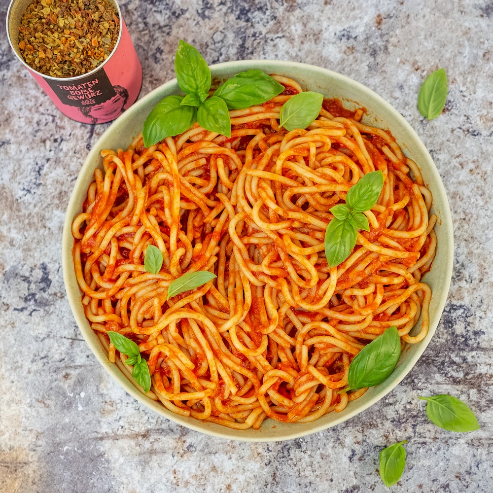 Spaghetti mit schneller Tomatensoße | Rezept | JUST SPICES®