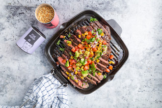 Flank Steak mit Gemüse Salsa 