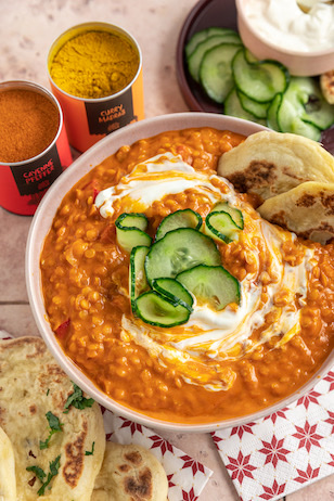 Linsen Curry mit Naan Brot 