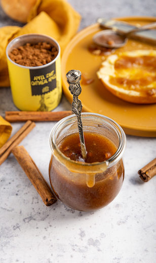 Apfel Zimt Marmelade im Glas gewürzt mit dem Apfel Zimt Oatmeal Spice
