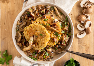 Serviettenknödel mit Pilzragout 