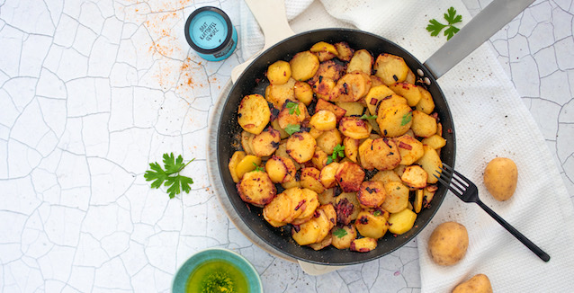 Klassische Bratkartoffeln aus rohen Kartoffeln 