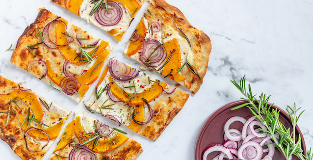 Kürbis Flammkuchen mit Ziegenkäse 