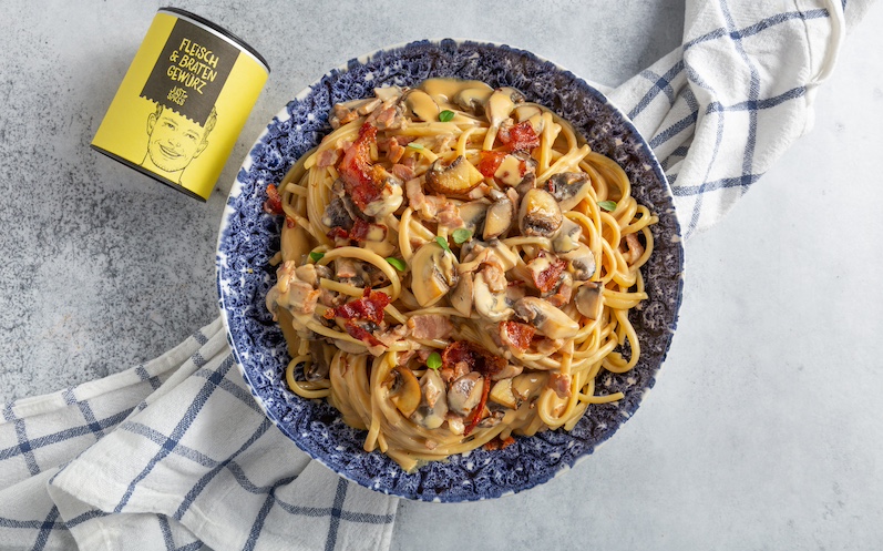 tagliatelle-mit-einer-cremigen-pilzsauce-und-speck