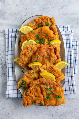 Wiener Schnitzel mit Zitronenscheiben 