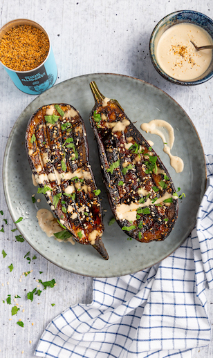 Gegrillte Aubergine mit Tahin Dip