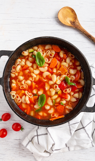 Schnelle Gemüsesuppe mit Nudeln 