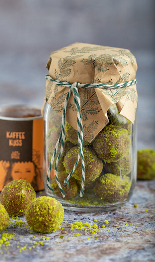 Pistazien Energyballs gewürzt mit dem Gewürz für Kaffee