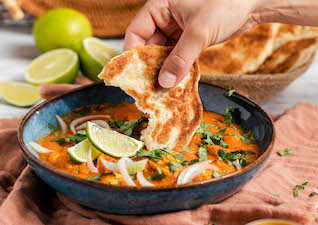 Madras Chicken Curry mit Naan Brot