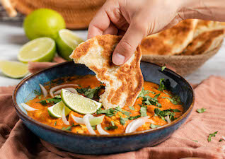 Chicken Curry mit Naan Brot 