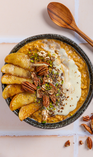 Pumpkin Pie Oatmeal mit Äpfeln 