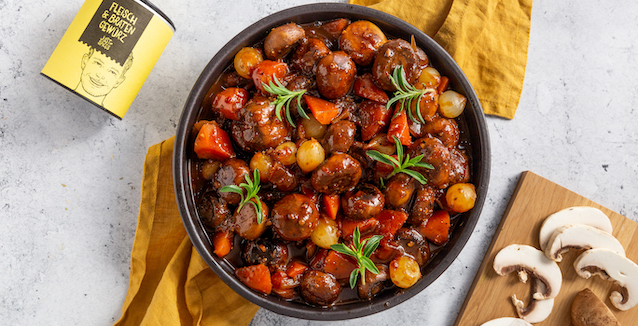 Veganes Pilzragout mit Zwiebeln, Karotten gewürzt mit dem Veganen Fleisch und Braten Gewürz  von Just Spices 