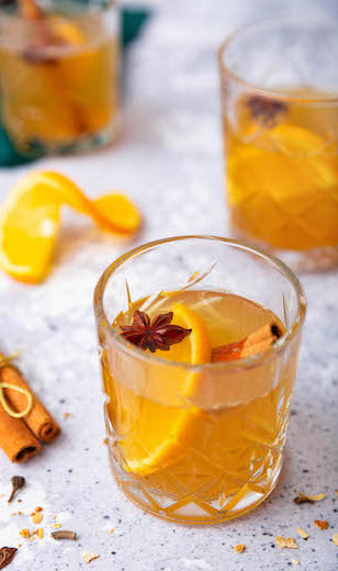 Weißer Glühwein mit Orange & Zimt gewürzt mit dem Just Spices Gewürz für Glühwein 