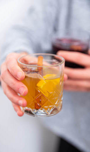 Weißer Glühwein mit Orange & Zimt 